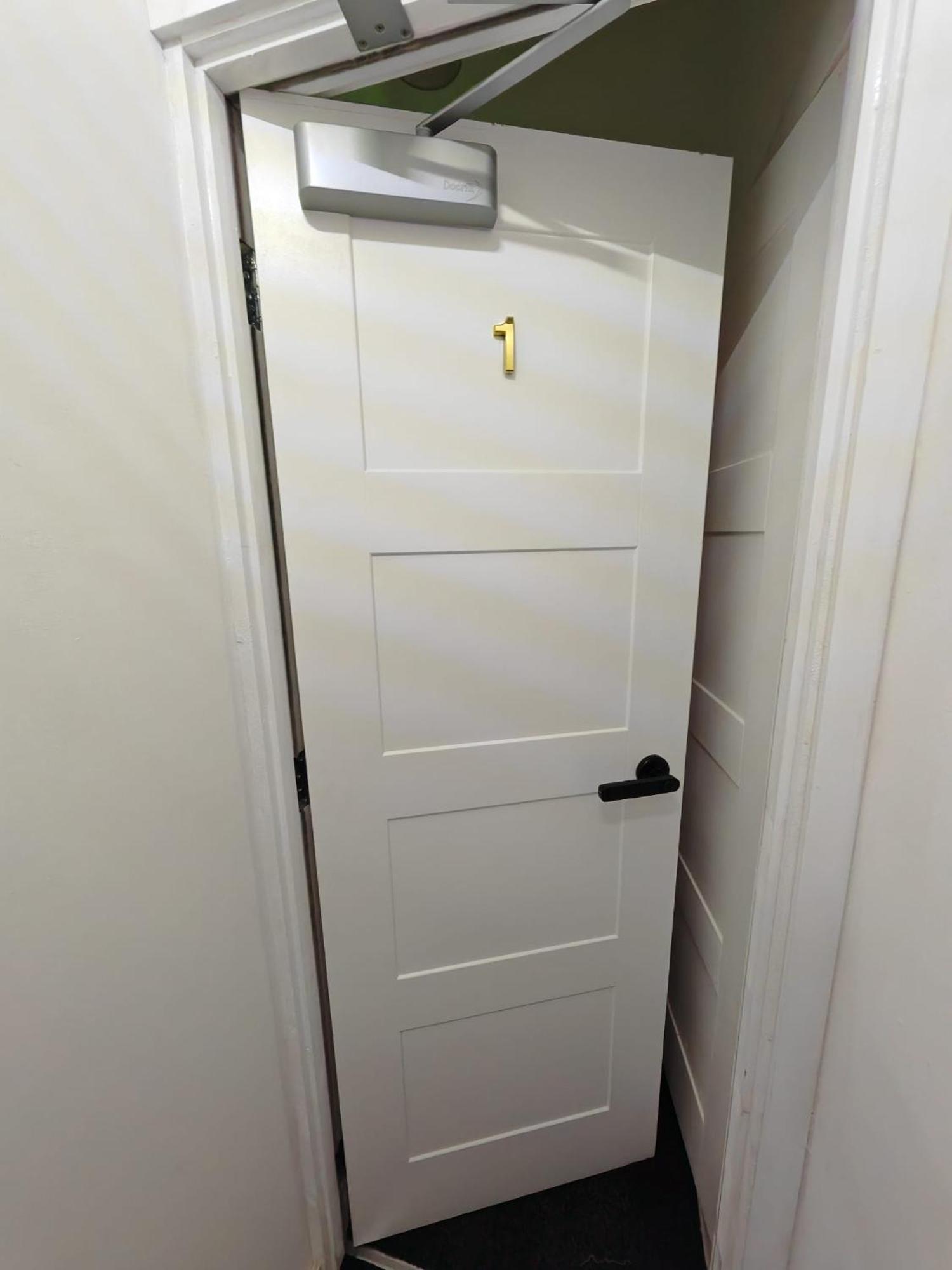 Stay Hub City Centre - Self Check-In Бирмингем Номер фото